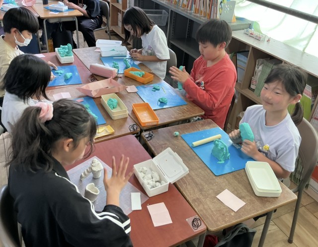 図工で粘土を楽しみました。